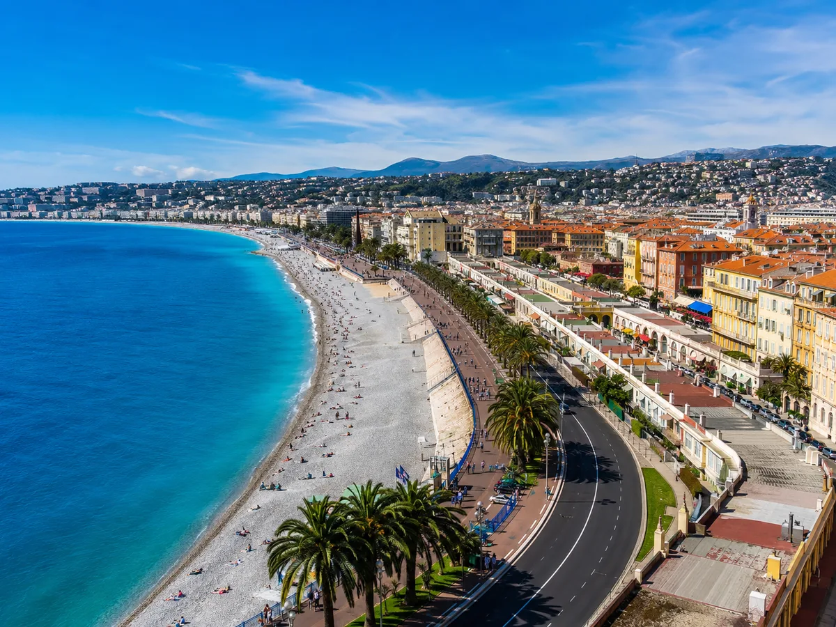 La Baie des Anges et la Promenade des Anglais, à Nice