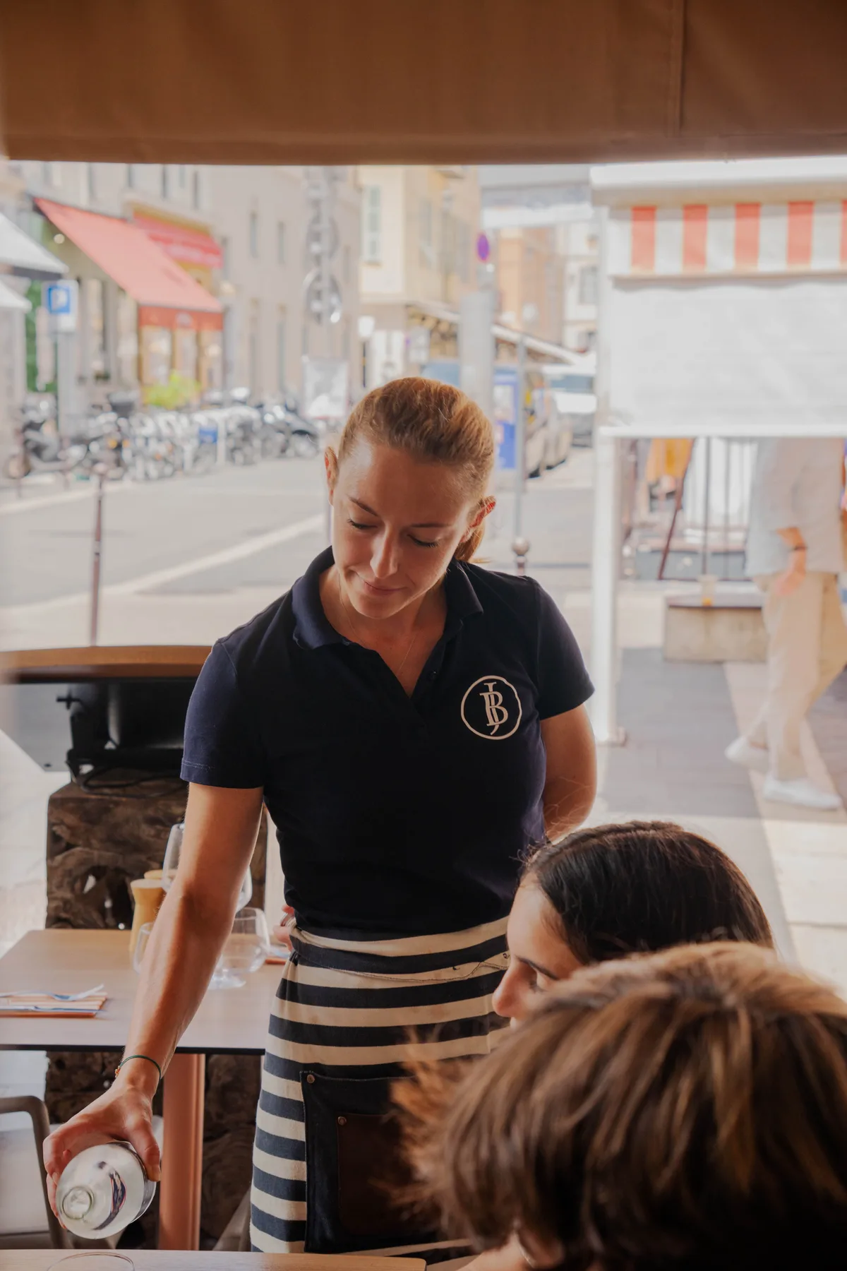 Le Bistrot de Jennifer, Cours Saleya — stationnement, horaires et réservation depuis Antibes