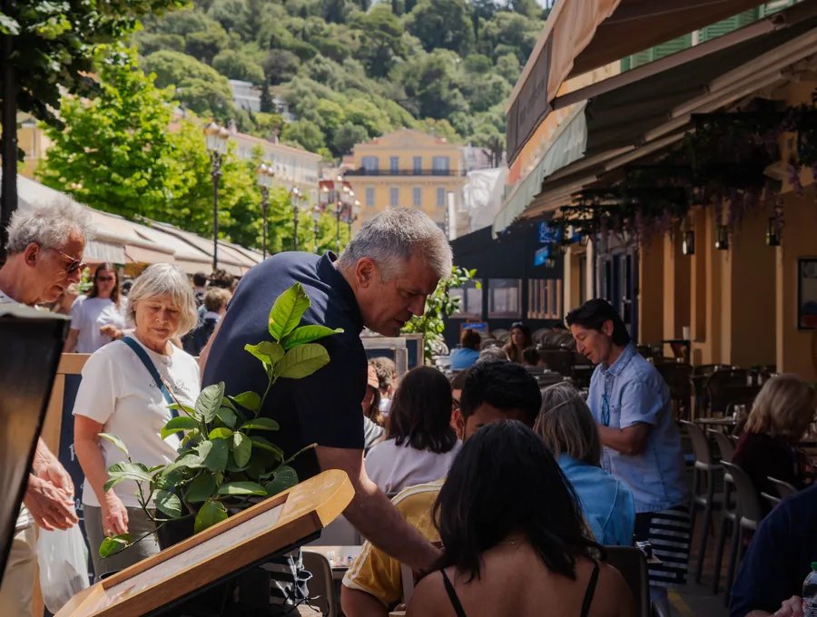 Le Cours Saleya, à deux pas du Bistrot de Jennifer dans le Vieux Nice
