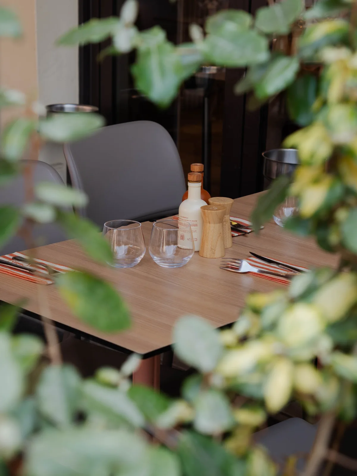 La terrasse du Bistrot de Jennifer, Cours Saleya, au rythme du midi et du soir